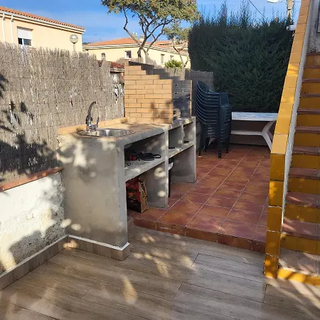 Kuqueta, Сasa de vacaciones