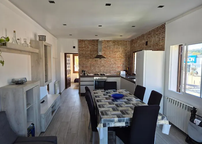 Kuqueta, פלטחה ד'ארו